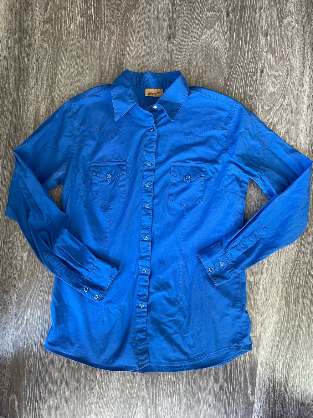Women’s Wrangler Blue with Jewel Buttons Size Medium Western Cowgirl